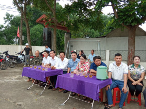 Các đại biểu về dự lễ động thổ xây dựng NVH tránh lũ xóm Thành Sơn